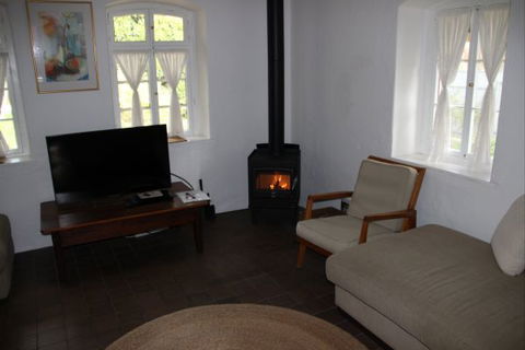 Bethany Reserve Cottage - Coogee Beach Accommodation 1