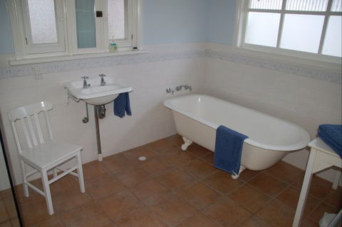 Bethany Reserve Cottage - Coogee Beach Accommodation 6