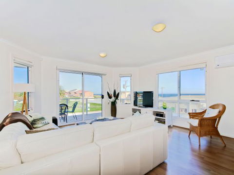 Century 21 SouthCoast: Moana Blue - Coogee Beach Accommodation 10