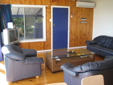 Century 21 SouthCoast: Moana Blue - Coogee Beach Accommodation 21