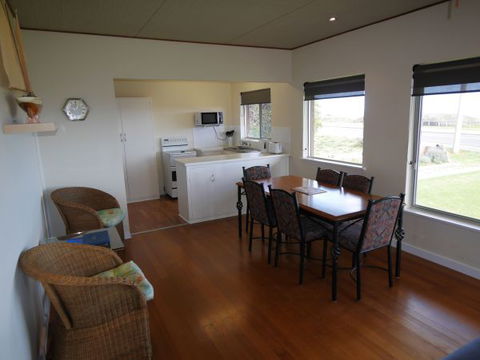 Century 21 SouthCoast: Moana Blue - Coogee Beach Accommodation 81