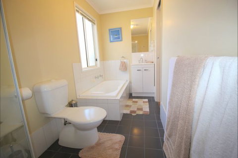 Christies Cottage For Holidays And Relocations. - Coogee Beach Accommodation 25