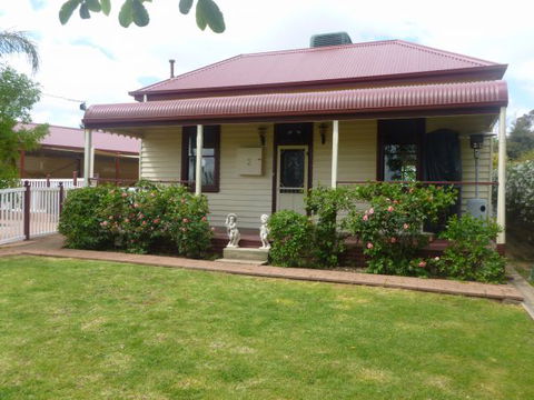 Country Cottages B&B - Coogee Beach Accommodation 0