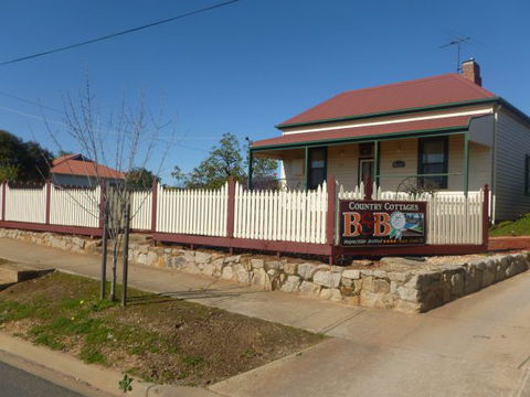Country Cottages B&B - Coogee Beach Accommodation 1