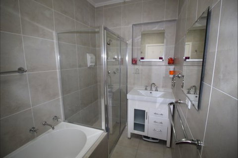 Christies Cottage For Holidays And Relocations. - Coogee Beach Accommodation 14