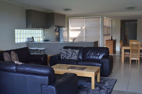 Claudis Beach Retreat Unit One - Coogee Beach Accommodation 1