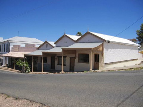 Carmines Antiques And Accommodation - Coogee Beach Accommodation 0
