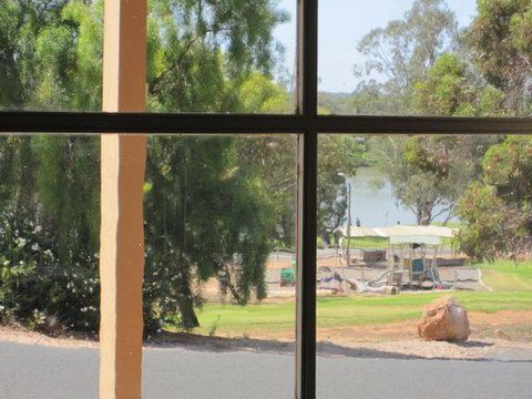 Carmines Antiques And Accommodation - Coogee Beach Accommodation 3
