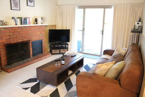 Mackey's Peak Villas - Coogee Beach Accommodation 1