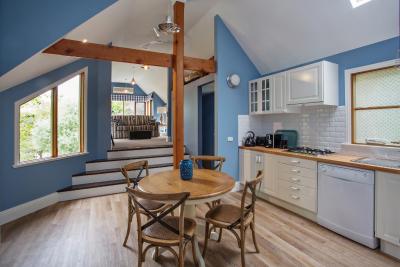 Oak Tree Lodge - Coogee Beach Accommodation 13