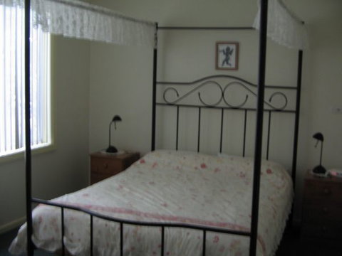 Grantham House  Pet Friendly Holiday Home - Coogee Beach Accommodation 2