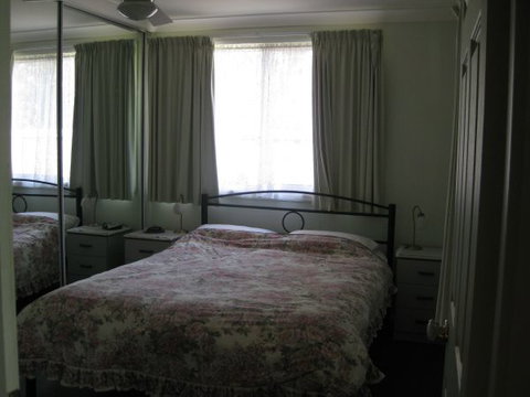 Grantham House  Pet Friendly Holiday Home - Coogee Beach Accommodation 6