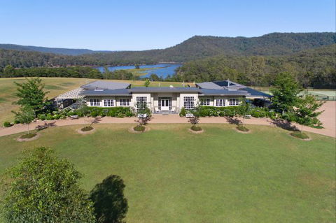 Lake David - Coogee Beach Accommodation 0