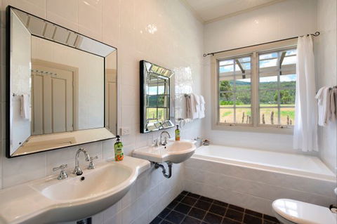 Lake David - Coogee Beach Accommodation 6