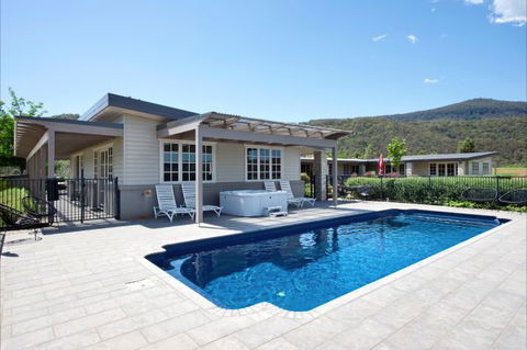 Lake David - Coogee Beach Accommodation 8