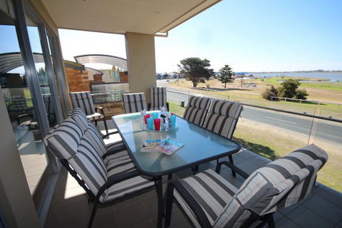 LJ Hooker Goolwa Holiday Rentals - 42 Underwood Avenue, Goolwa Beach - Coogee Beach Accommodation 1