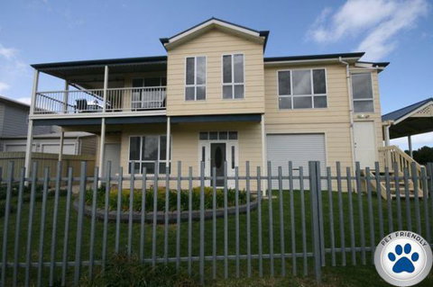 LJ Hooker Goolwa Holiday Rentals - 42 Underwood Avenue, Goolwa Beach - Coogee Beach Accommodation 4