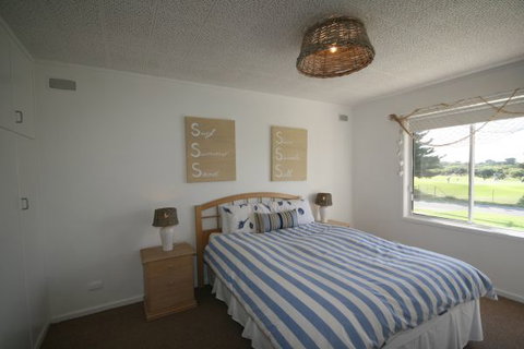 LJ Hooker Goolwa Holiday Rentals - 42 Underwood Avenue, Goolwa Beach - Coogee Beach Accommodation 9