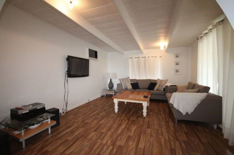 LJ Hooker Goolwa Holiday Rentals - 42 Underwood Avenue, Goolwa Beach - Coogee Beach Accommodation 10