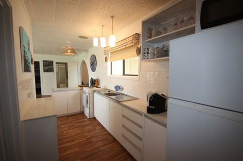 LJ Hooker Goolwa Holiday Rentals - 42 Underwood Avenue, Goolwa Beach - Coogee Beach Accommodation 11