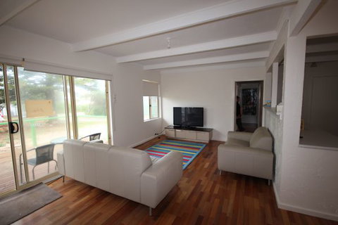 LJ Hooker Goolwa Holiday Rentals - 42 Underwood Avenue, Goolwa Beach - Coogee Beach Accommodation 12