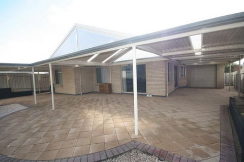 LJ Hooker Goolwa Holiday Rentals - 42 Underwood Avenue, Goolwa Beach - Coogee Beach Accommodation 23