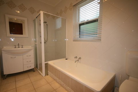 LJ Hooker Goolwa Holiday Rentals - 42 Underwood Avenue, Goolwa Beach - Coogee Beach Accommodation 26