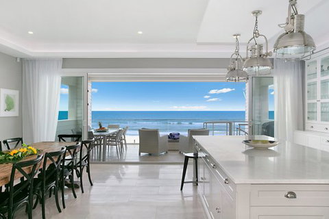 Oceans 74 - An Elite Holiday Home - Coogee Beach Accommodation 9