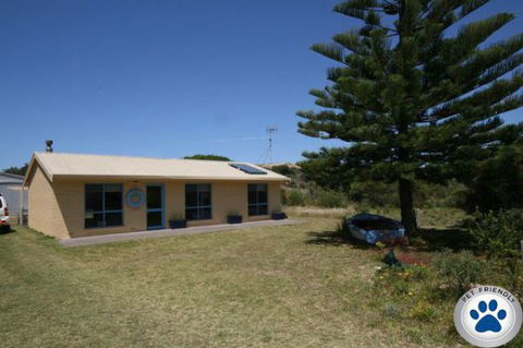 LJ Hooker Goolwa Holiday Rentals - 15 Eaton Avenue, Goolwa Beach - Coogee Beach Accommodation 0