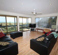 LJ Hooker Goolwa Holiday Rentals - 39 Bradford Road Goolwa Beach - Coogee Beach Accommodation