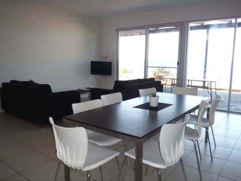 Number 99B - Coogee Beach Accommodation 1