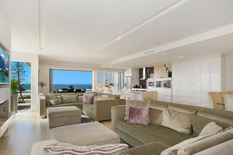 Oceans 74 - An Elite Holiday Home - Coogee Beach Accommodation 32