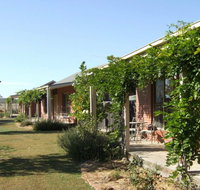 Overflow Cottages - Coogee Beach Accommodation