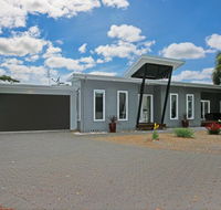 Poolside - Coogee Beach Accommodation