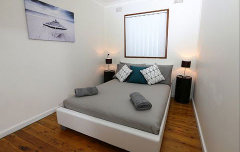 Waratah Beach Breaks - Coogee Beach Accommodation 1