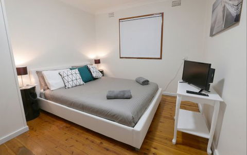 Waratah Beach Breaks - Coogee Beach Accommodation 4
