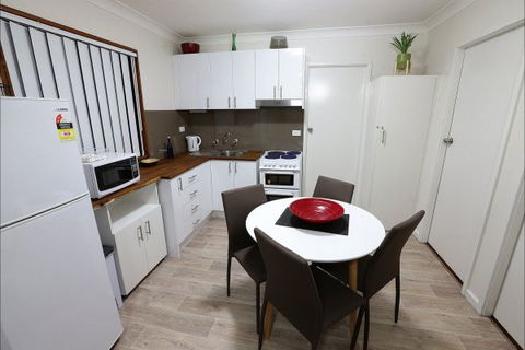 Waratah Beach Breaks - Coogee Beach Accommodation 5