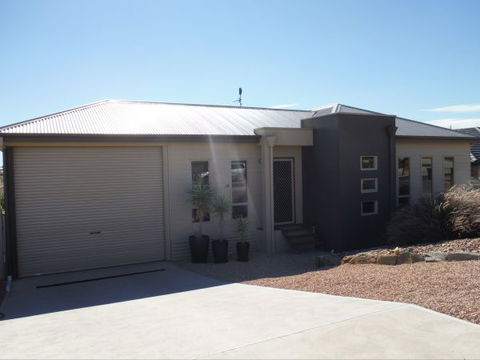 Four Seas - Coogee Beach Accommodation 0