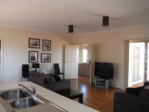 Four Seas - Coogee Beach Accommodation 1