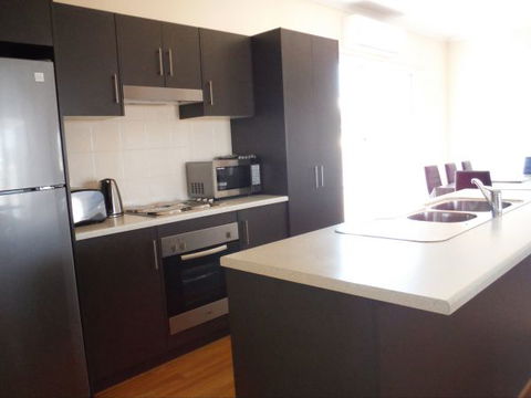 Four Seas - Coogee Beach Accommodation 2