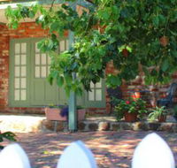 Kalamunda Carriages and Three Gums Cottage - Coogee Beach Accommodation