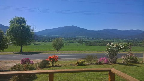 KVH Panorama - Coogee Beach Accommodation 6