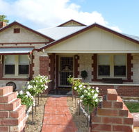 Two Cow Cottage Bed and Breakfast - Coogee Beach Accommodation