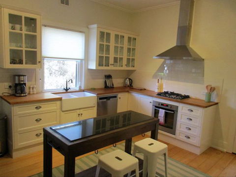 Tin House At Tanunda - Coogee Beach Accommodation 11