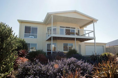 Ocean Sounds - Coogee Beach Accommodation 0