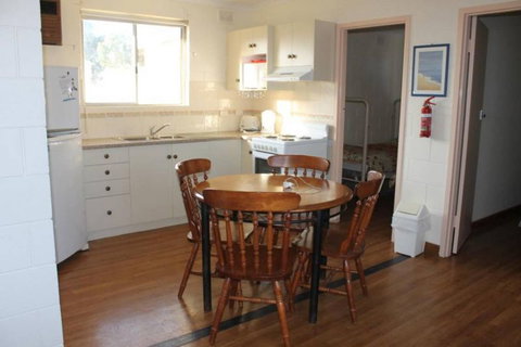 Coobowie Lodge - Coogee Beach Accommodation 5