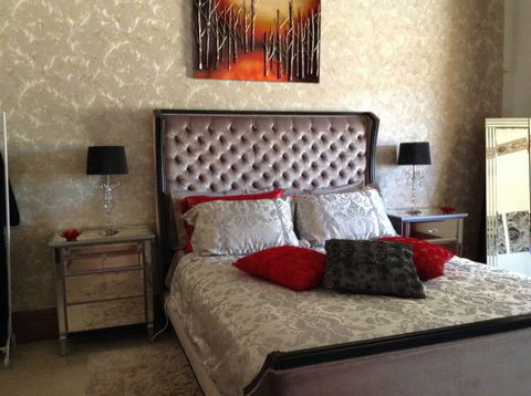 Must Love Dogs B&B And Self-Contained Cottage - Coogee Beach Accommodation 6
