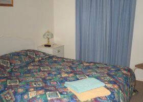 Carn Court Holiday Apartments - Coogee Beach Accommodation 0