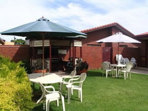 Golden Chain Murray River Motel - Coogee Beach Accommodation 2