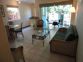 Le Cher Du Monde - Coogee Beach Accommodation 5